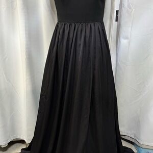 Vera Wang Elegant Black Maxi Dress